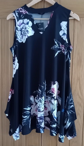 Bnwt yours clothing size - bnwt,