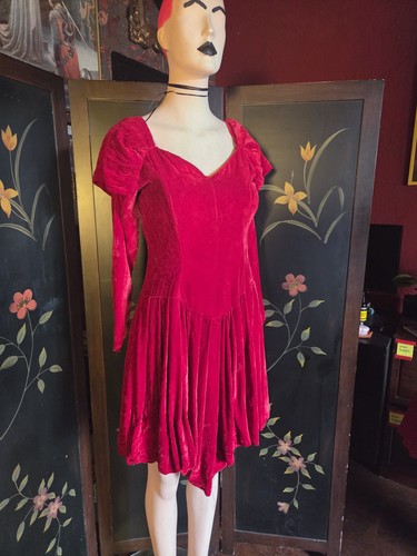 Vintage 1980s 1990s - blood, red