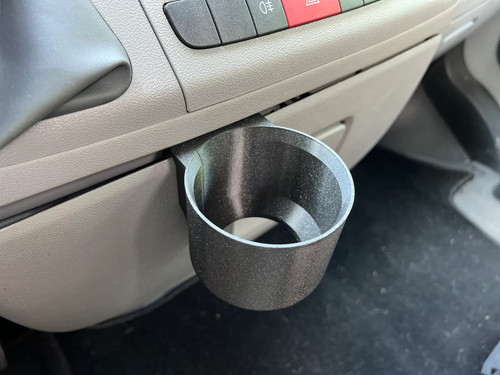 Clip centre cup holder - on,