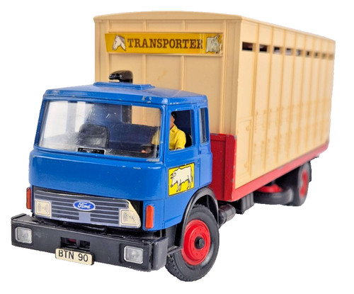 Britains 9580 scale ford - britains,