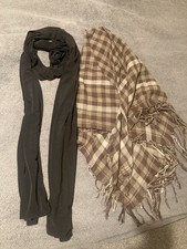 2 Universal Scarves