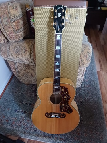 Gibson sj200 acoustic - gibson,
