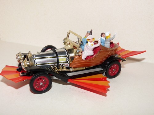 Corgi toys 266 - corgi, chitty