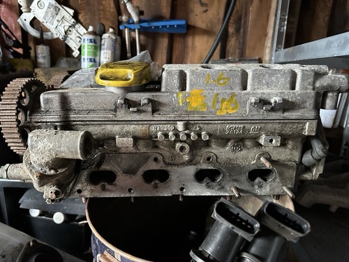 X16xe cylinder head vauxhall - cylinder,
