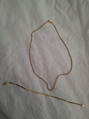 Gold coloured bracelet - gold,