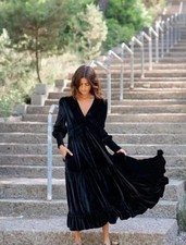 JOHN LEWIS AND/OR La Galeria