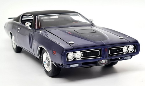 Autoworld dodge charger - 1/18,