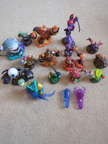 Skylanders figures bundle x13 - figures,