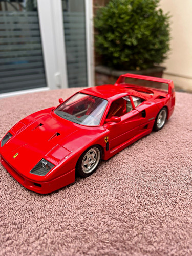 Ferrari f40 diecast model - 1:18,