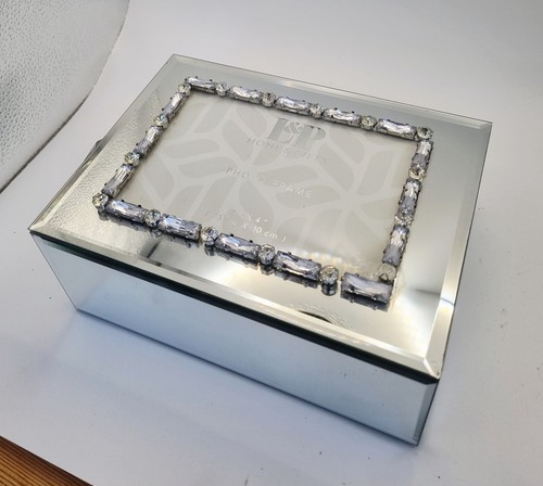 Mirrored multi crystal photo - mirrored,