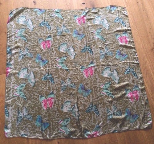Gorgeous ladies silk neck - gorgeous,