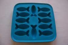 IKEA PLASTIS WATER ICE CUBE TRAY (BLUE)