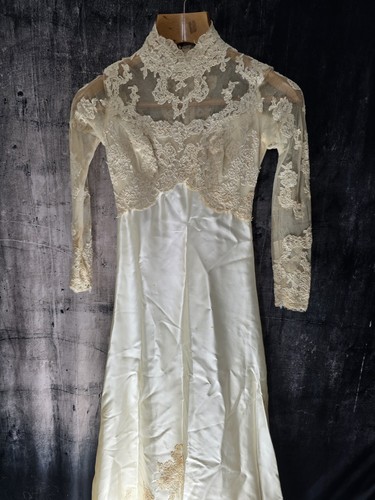 Vintage 1940s bride - vintage, small