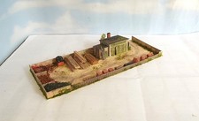 N gauge model railway building