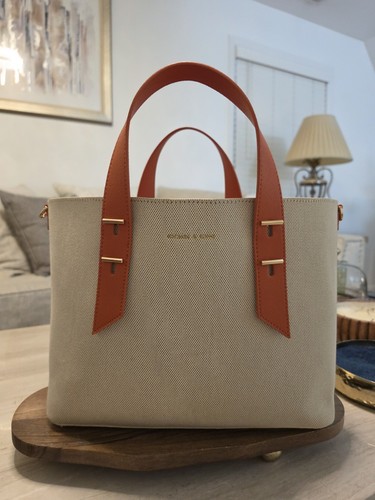 Charles keith canvas - &,