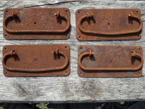 Vintage rusty chest trunk - x,