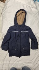 FAT FACE BOYS NAVY WINTER COAT AGE 6-7 YEARS USED IN GOOD CONDITION.