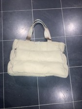 Unclosed Puffer Bag