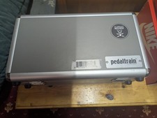 Pedaltrain Metro 16 Pedal Board With Hardcase Plus Voodoo Lab X4 Power Supply