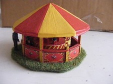 RING TOSS GAME  FAIRGROUND ROUND STALL LANGLEY OO Scale 1/76 BUILT
