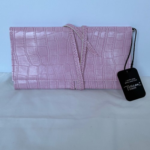 Tuscan designs pink crocodile - designs,