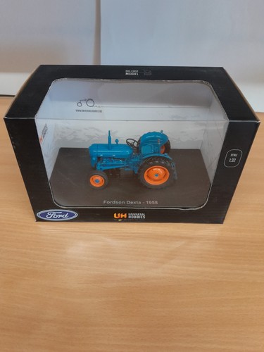 Universal hobbies fordson - universal,