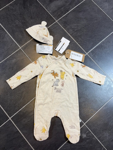Winnie the pooh baby - winnie,