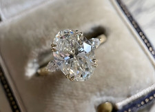 2Ct Oval Cut Lab Grown/CVD