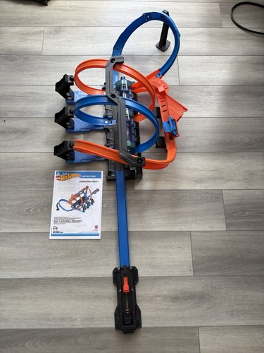 Hot wheels corkscrew crash - wheels,