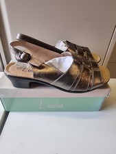 New Woman's Leather Sandels