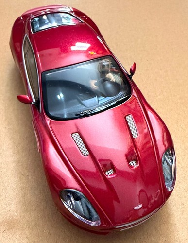 Scalextric aston martin dbs - martin,