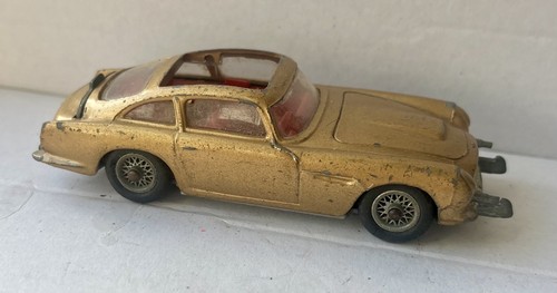 Corgi toys james bond - toys,