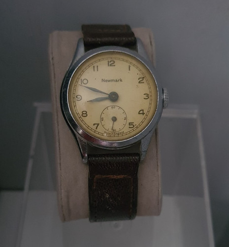 Newmark vintage manual wind - vintage,