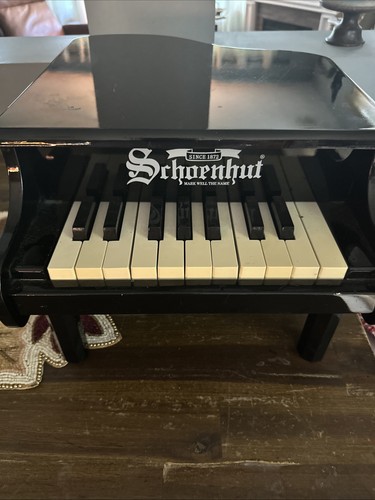 Schoenhut mini black - schoenhut,