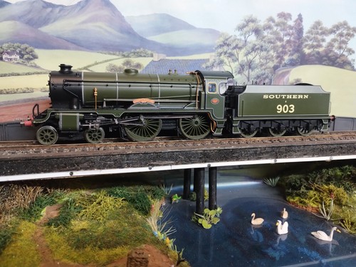 Hornby r2742 green - hornby,