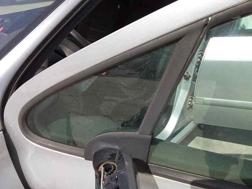 Front window peugeot 307 - front,