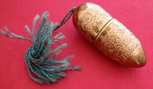 Vintage sewing etui ornate - sewing,