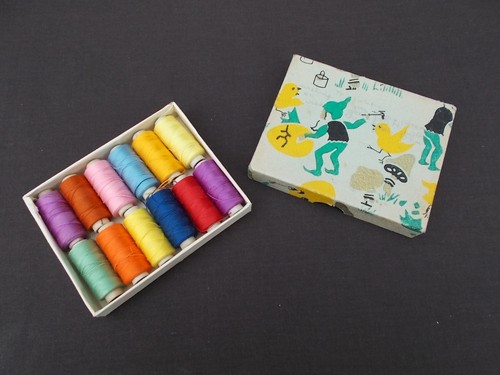 Vintage cotton reels small - -,