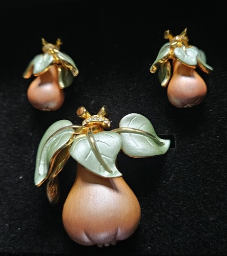 Joan rivers pear - rivers,
