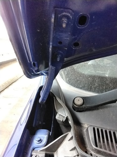 Bonnet hinge right driver - bonnet,