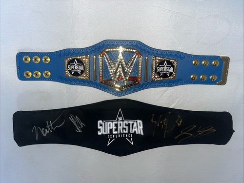 Signed wwe superstar - wwe,