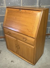 VERY  CLEAN MODERN  ERCOL