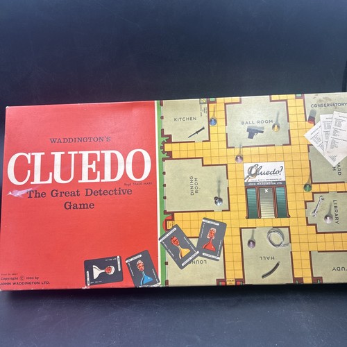 Waddingtons cluedo board game - cluedo,