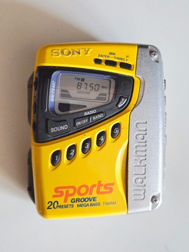 Super rare yellow sports sony - super,