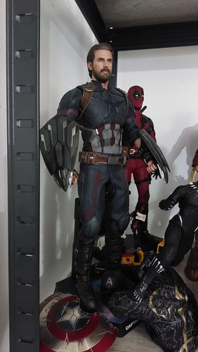 Hot toys infinity - toys, war