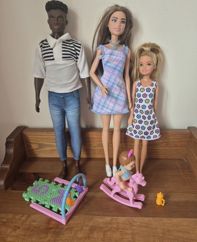 Barbie family dolls set - barbie,