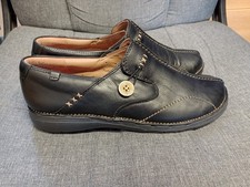 Clarks Unstructured black leather slip on shoes size 8/42