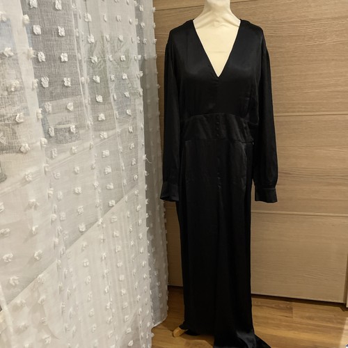 Glamorous curve women - curve, women’s