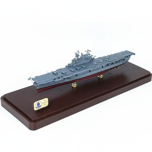 Carrier model 700 scale - 1:700,