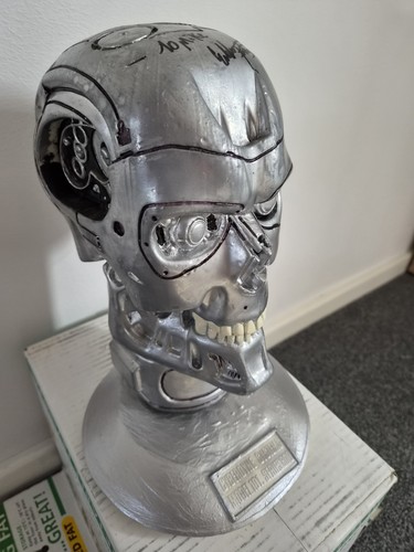 Terminator cast signed head - terminator,